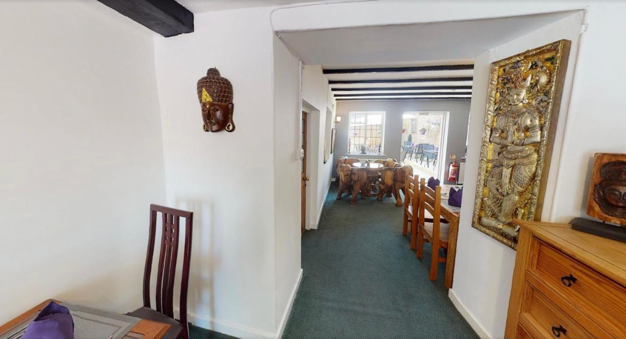 Moreton-in-Marsh Siam Cottage Guesthouse Over 300 Years Old With Thai Restaurant מראה חיצוני תמונה