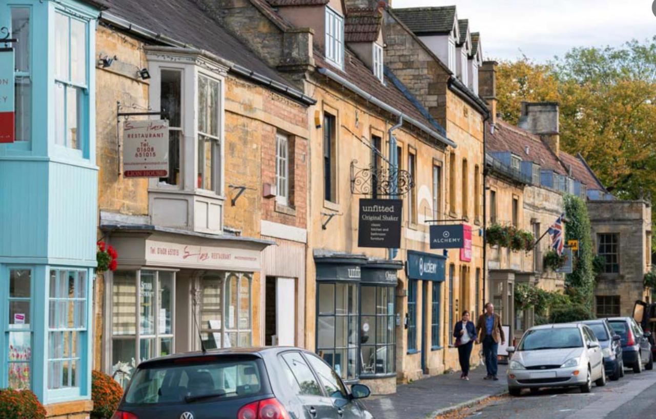 Moreton-in-Marsh Siam Cottage Guesthouse Over 300 Years Old With Thai Restaurant מראה חיצוני תמונה