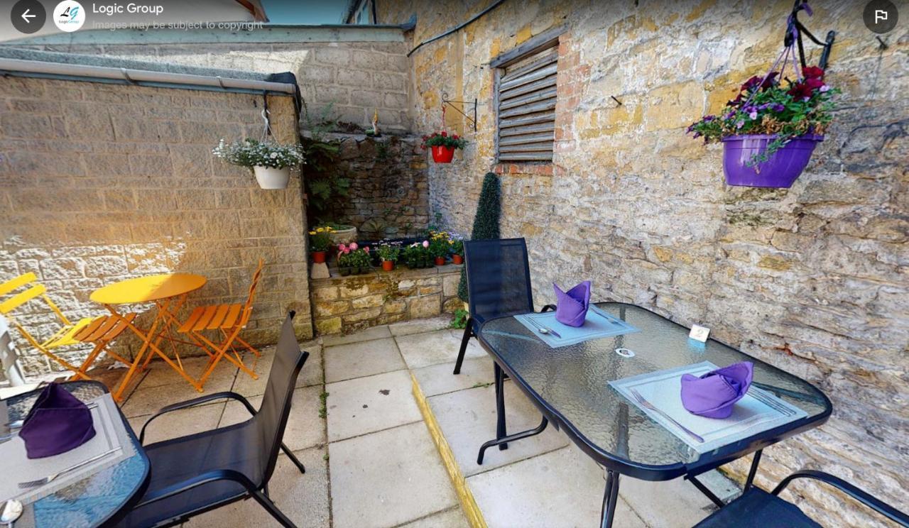 Moreton-in-Marsh Siam Cottage Guesthouse Over 300 Years Old With Thai Restaurant מראה חיצוני תמונה