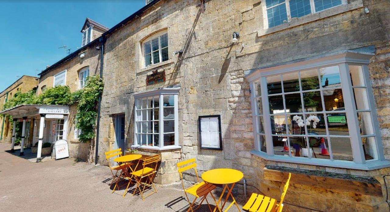 Moreton-in-Marsh Siam Cottage Guesthouse Over 300 Years Old With Thai Restaurant מראה חיצוני תמונה