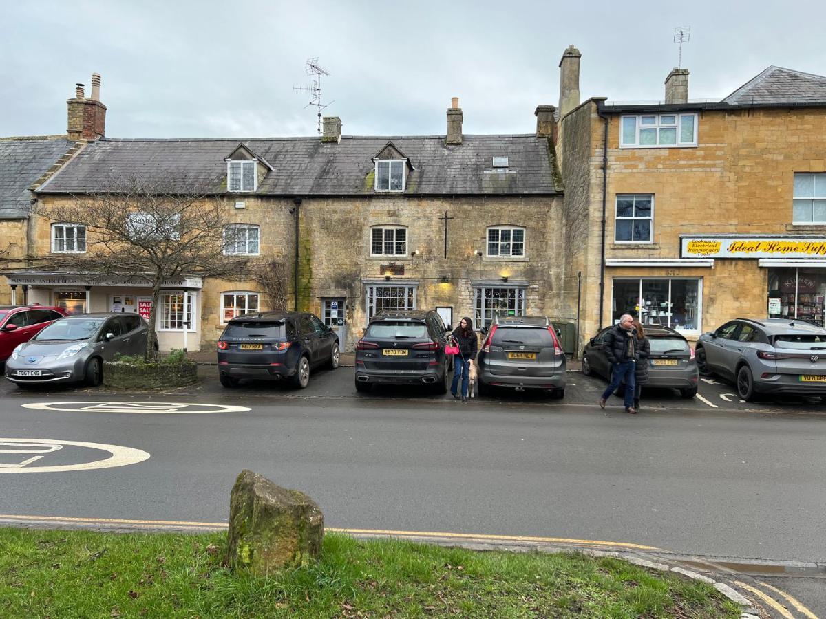 Moreton-in-Marsh Siam Cottage Guesthouse Over 300 Years Old With Thai Restaurant מראה חיצוני תמונה