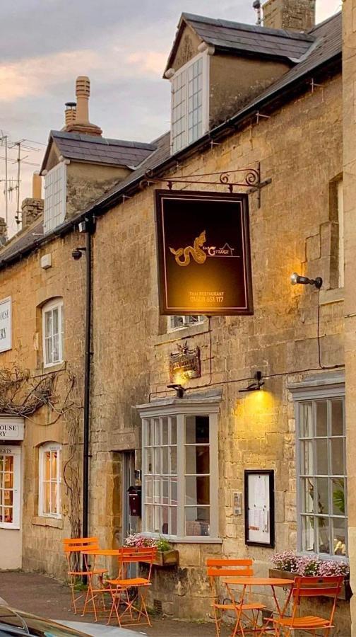 Moreton-in-Marsh Siam Cottage Guesthouse Over 300 Years Old With Thai Restaurant מראה חיצוני תמונה