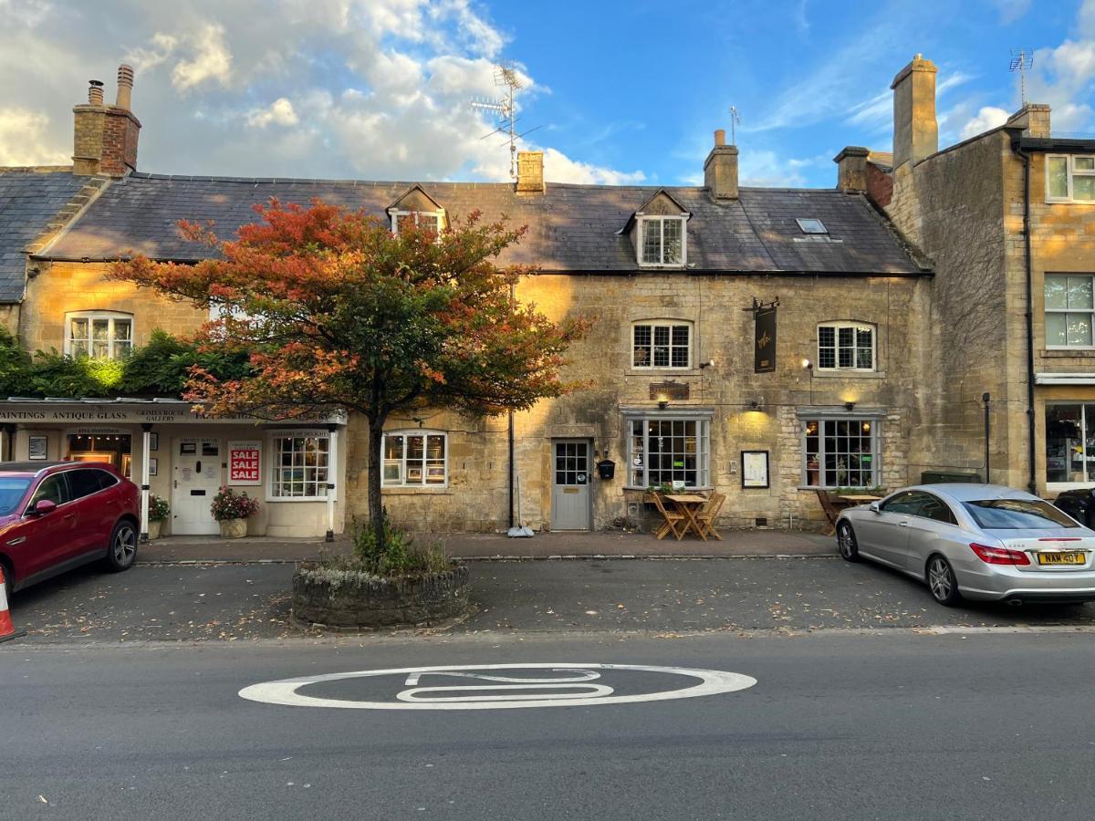Moreton-in-Marsh Siam Cottage Guesthouse Over 300 Years Old With Thai Restaurant מראה חיצוני תמונה