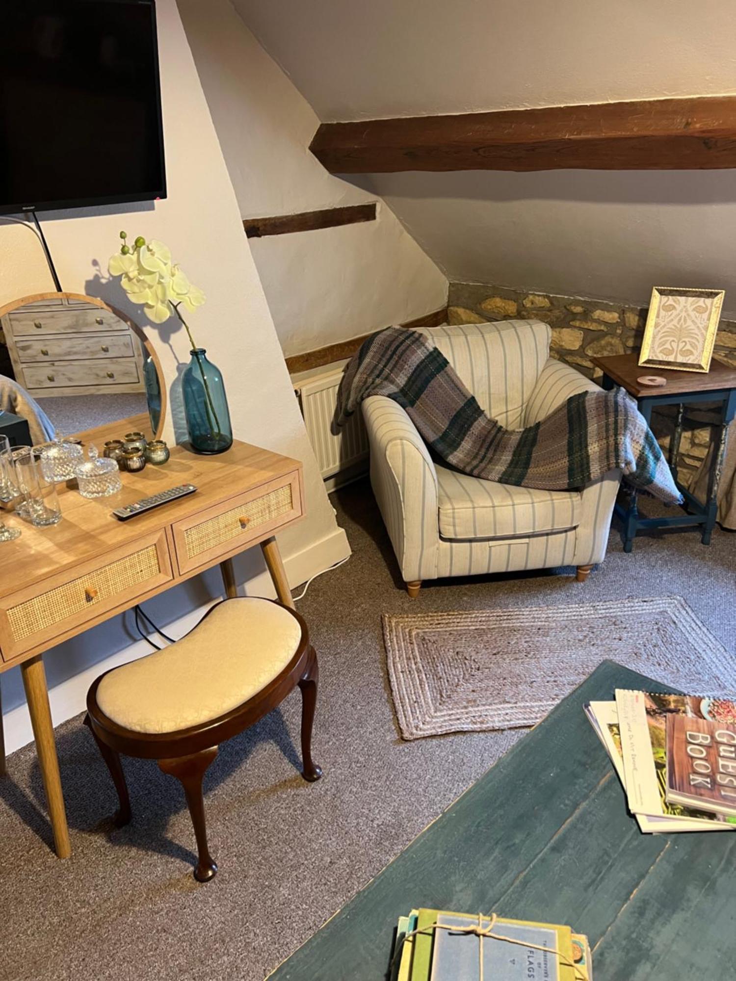 Moreton-in-Marsh Siam Cottage Guesthouse Over 300 Years Old With Thai Restaurant מראה חיצוני תמונה