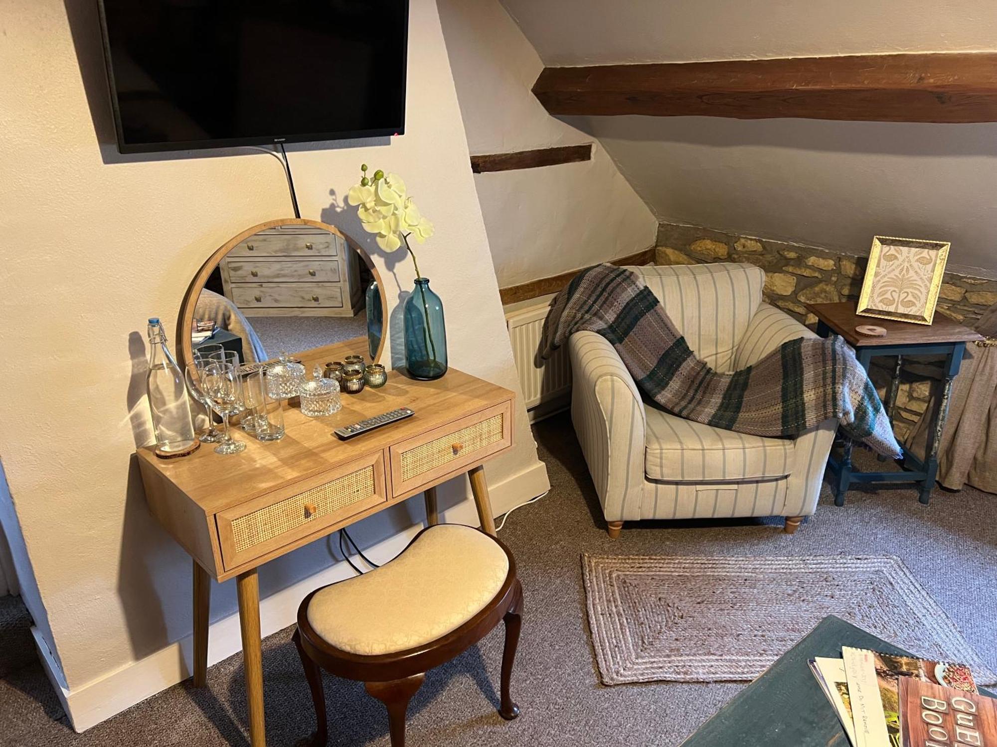 Moreton-in-Marsh Siam Cottage Guesthouse Over 300 Years Old With Thai Restaurant מראה חיצוני תמונה