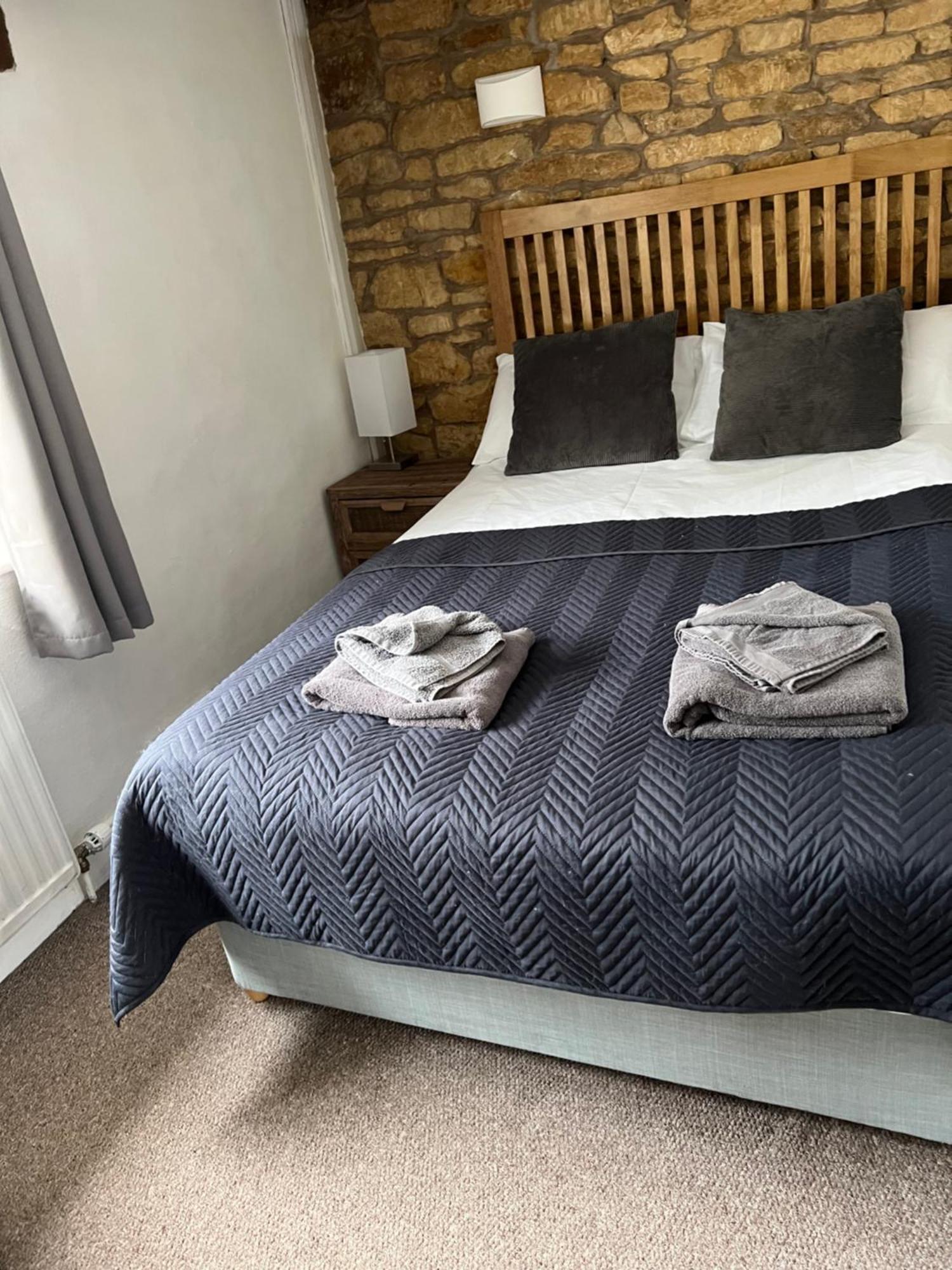 Moreton-in-Marsh Siam Cottage Guesthouse Over 300 Years Old With Thai Restaurant מראה חיצוני תמונה